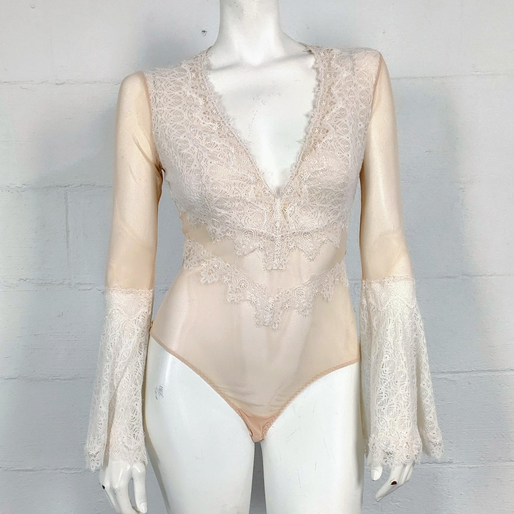 Victoria's Secret Lace Bodysuit in Cream - Picture 3 of 8
